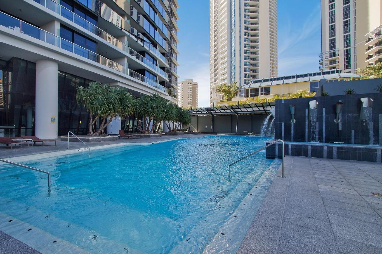 Circle On Cavill - 2 Bedroom Hinterland Apartments In The Heart Of Surfers Paradise Gold Coast Eksteriør bilde