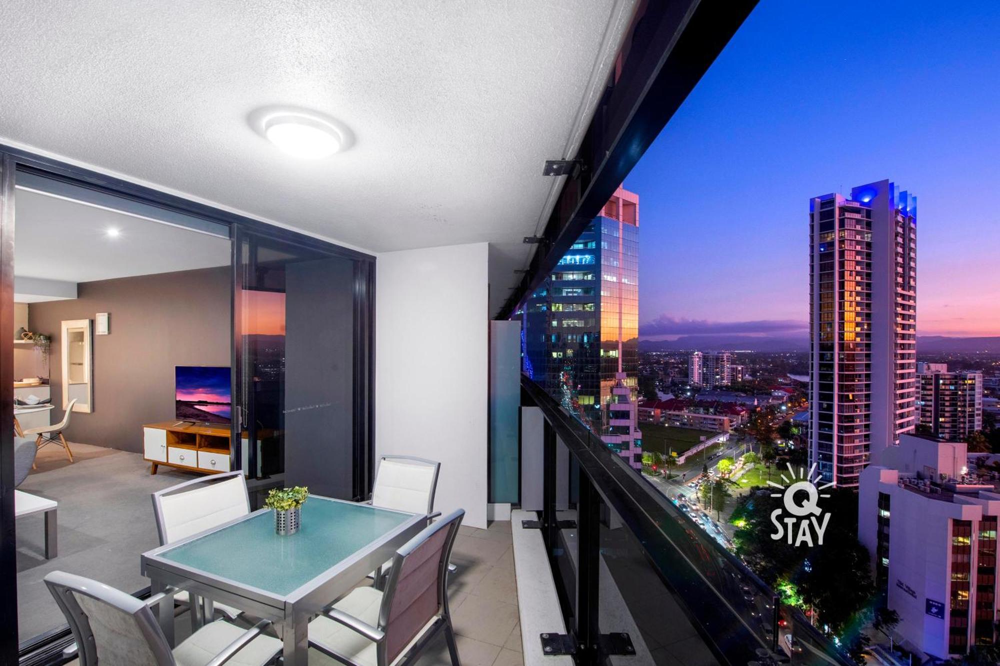 Circle On Cavill - 2 Bedroom Hinterland Apartments In The Heart Of Surfers Paradise Gold Coast Eksteriør bilde