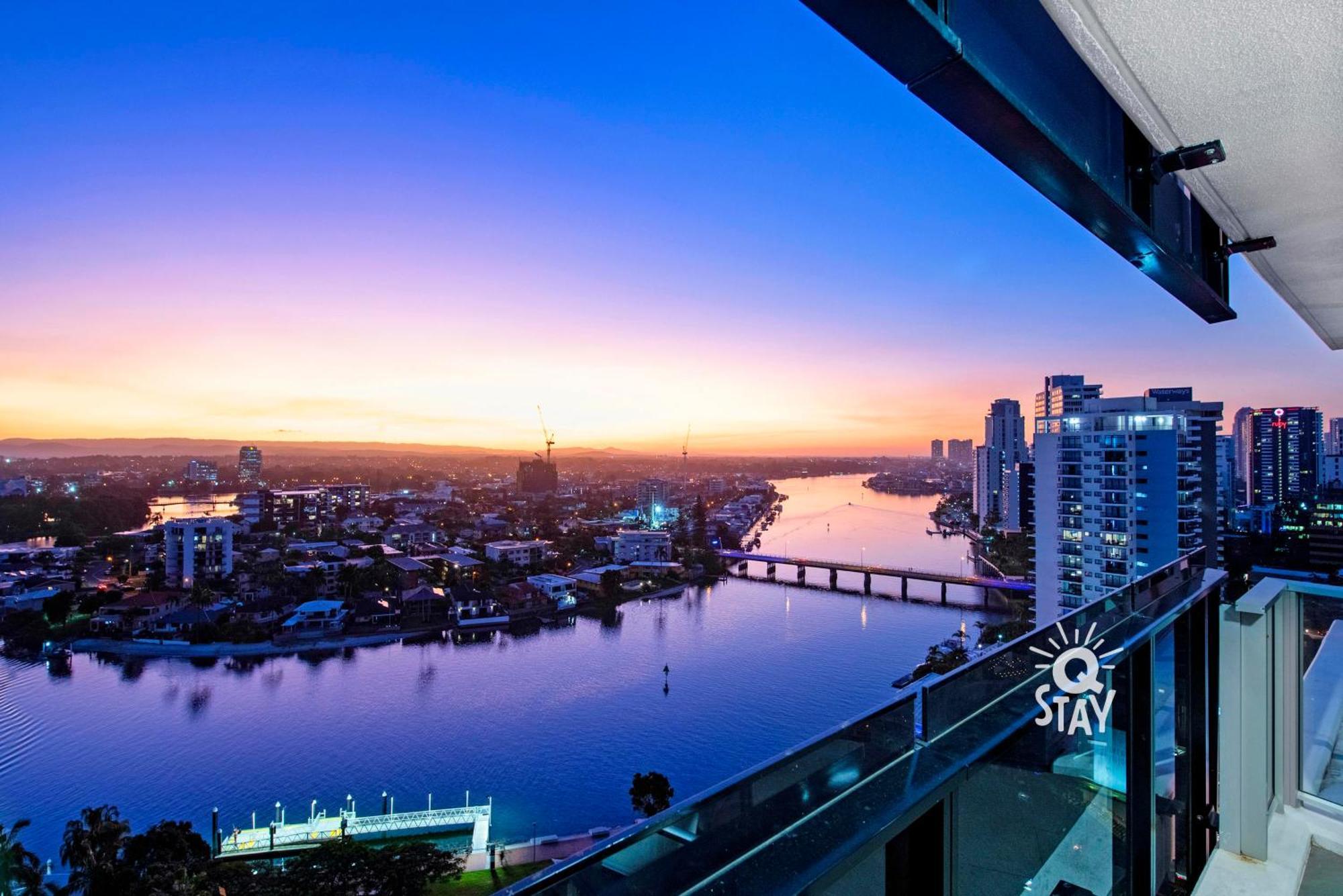 Circle On Cavill - 2 Bedroom Hinterland Apartments In The Heart Of Surfers Paradise Gold Coast Eksteriør bilde