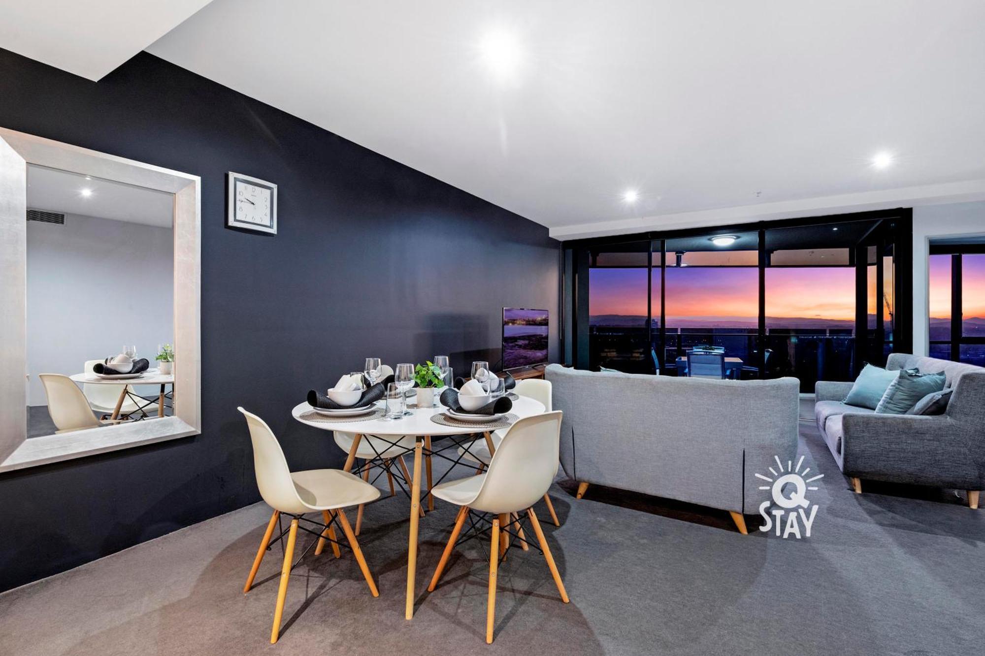 Circle On Cavill - 2 Bedroom Hinterland Apartments In The Heart Of Surfers Paradise Gold Coast Eksteriør bilde